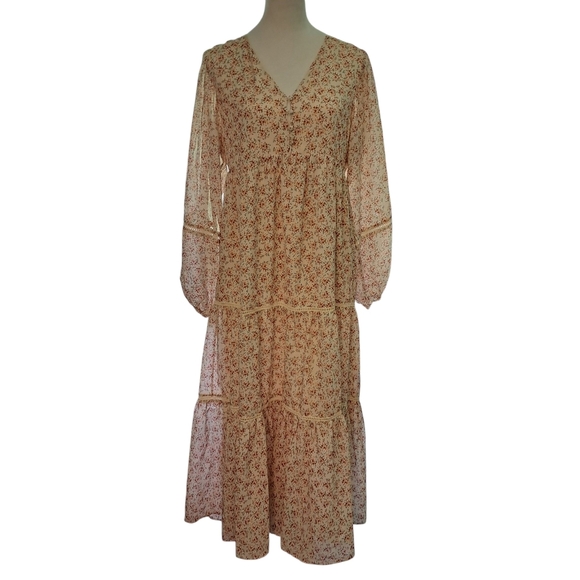 Jacqui E Dresses & Skirts - Flowy Chiffon Floral Lined Sheer Sleeve Dress